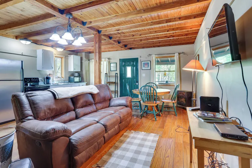 Cozy Indiana Cabin Rental w/ Private Porch & Grill - Interior