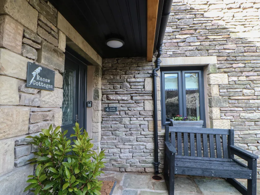 Macaw Cottages No 4 - Image 1