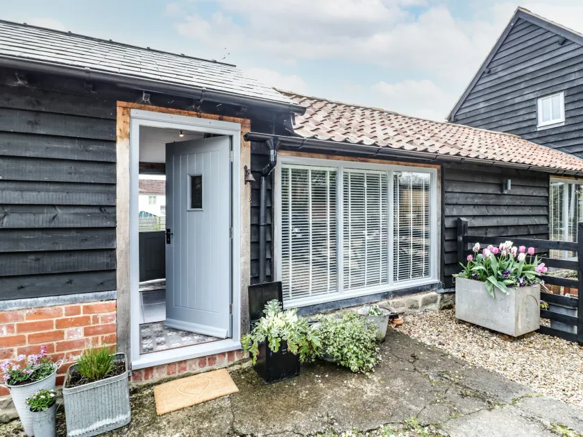 Freds Shed - Image 1