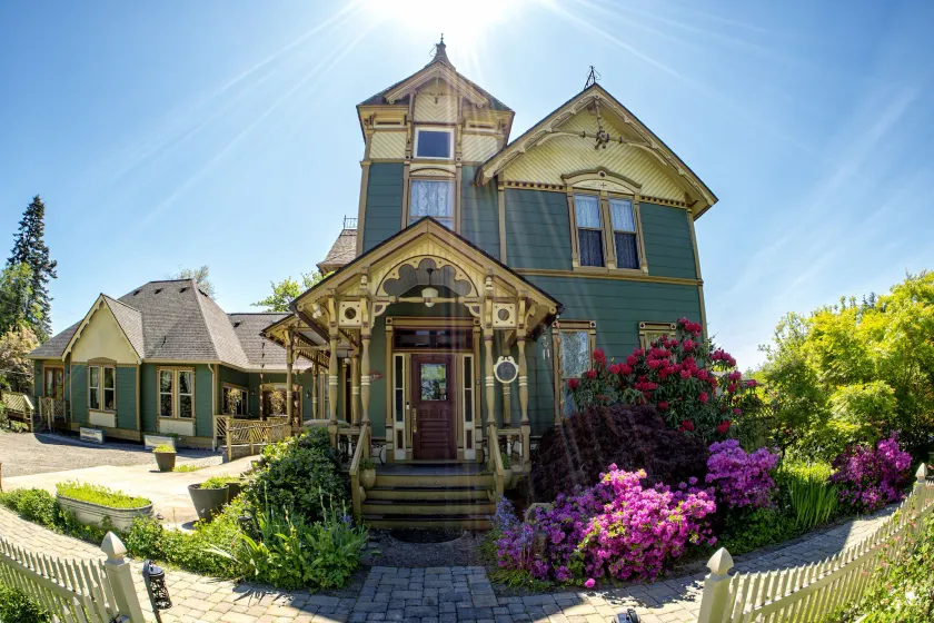 Swantown Inn - Image 1