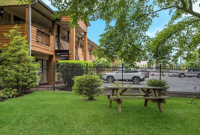 SureStay Plus by Best Western Woodbury Inn - Image 1
