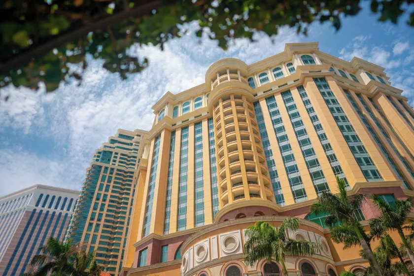 Four Seasons Hotel Macao - Image 1