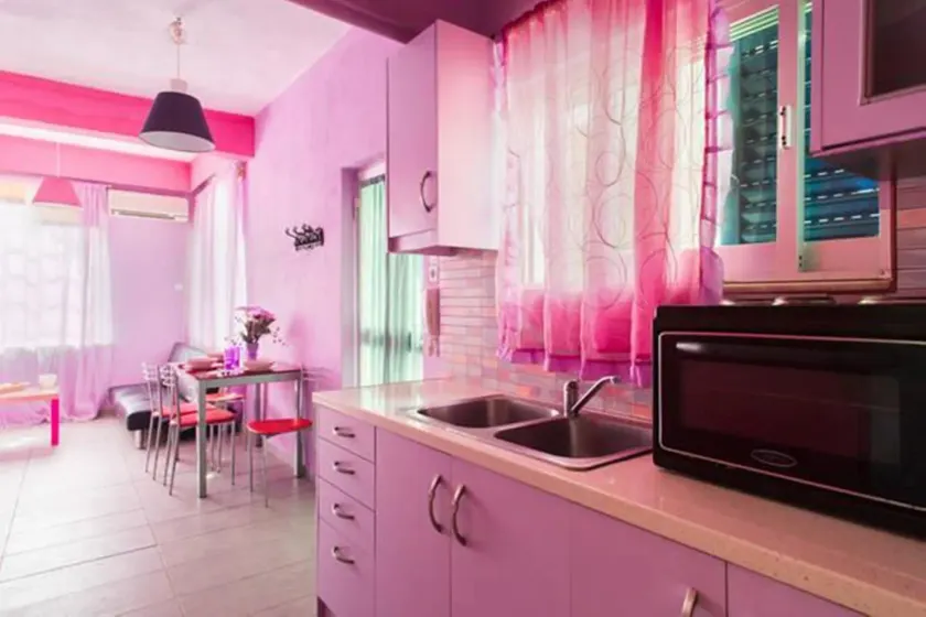 Wavedance Accommodation - Rom
