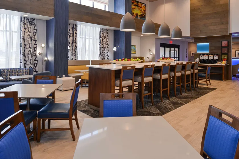 Hampton Inn & Suites Cincinnati-Mason - Image 1