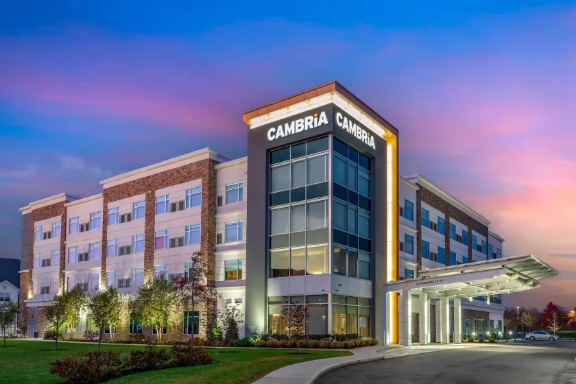 Cambria Hotel Manchester South Windsor - Image 1