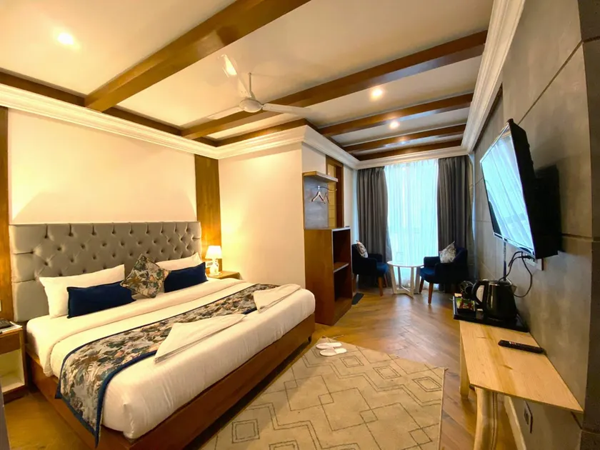 Hotel Sapling Mussoorie - 500 Mtr from Picture Palace Mall Road - Image 1