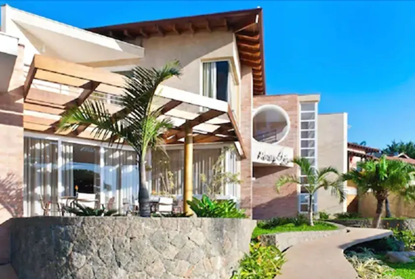 Abayomi Hotel - Image 1