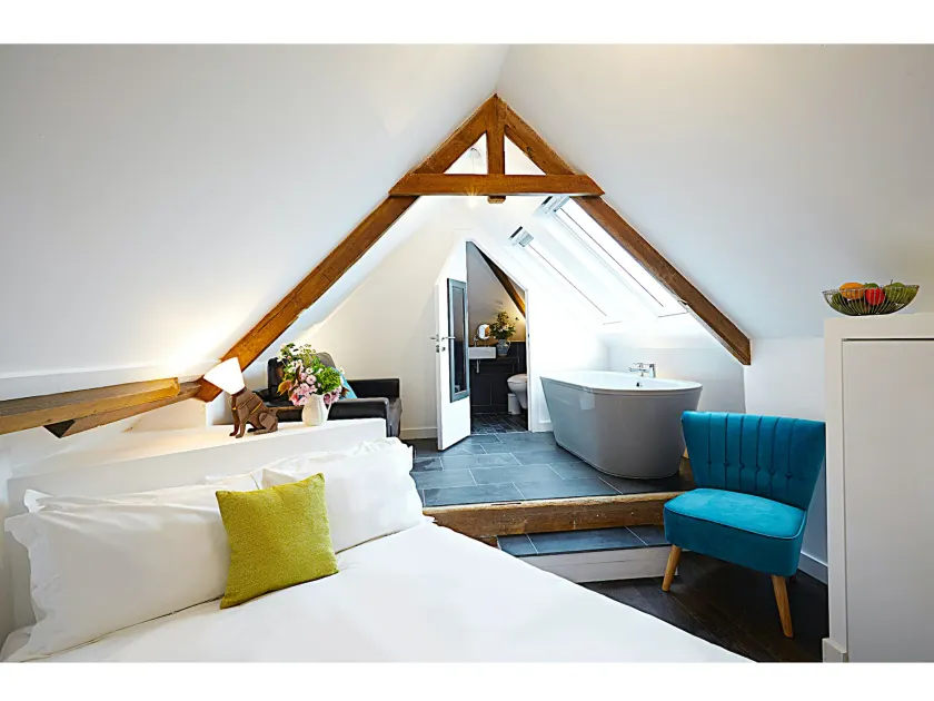 Live & Let Live Inn - Image 1