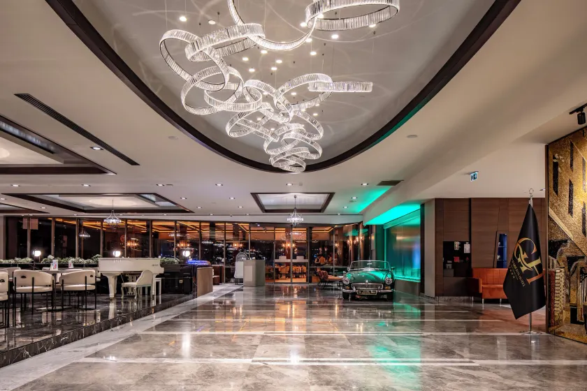 Grand Harilton Otel - Image 1
