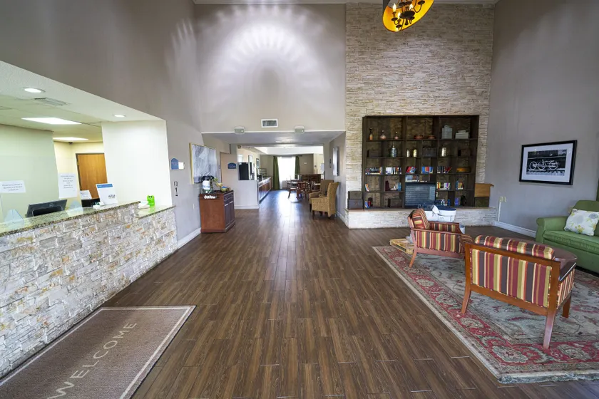 Quality Inn & Suites Monroeville - Lobby