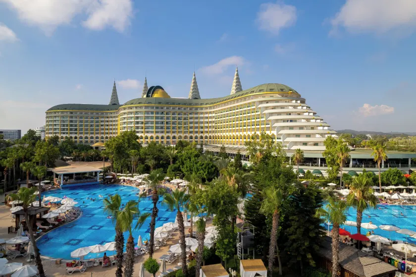 Delphin Imperial Lara - Image 1