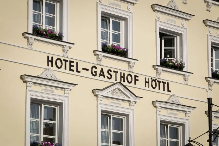 Hotel-Gasthof Höttl - Image 1