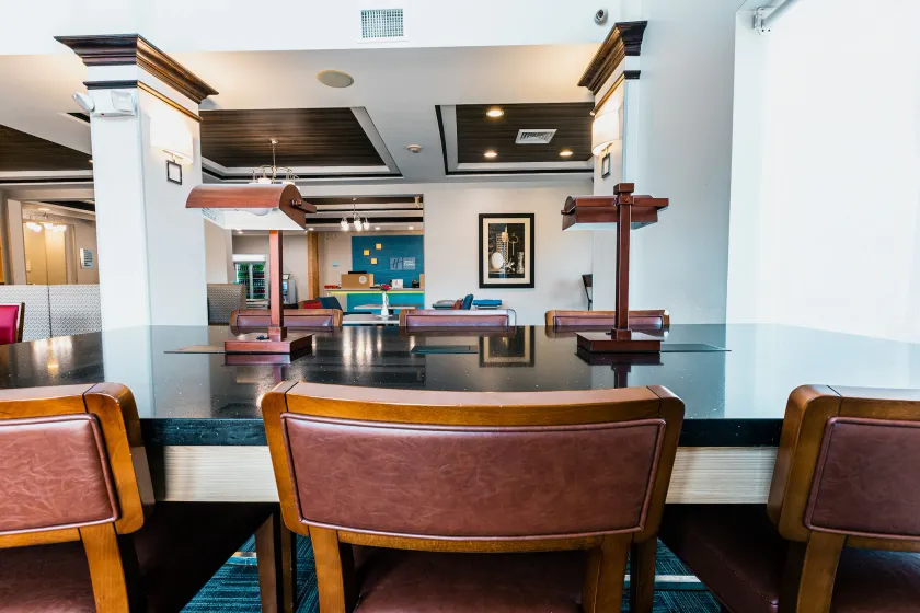 Holiday Inn Express Hotel & Suites Hamburg by IHG - Lobby