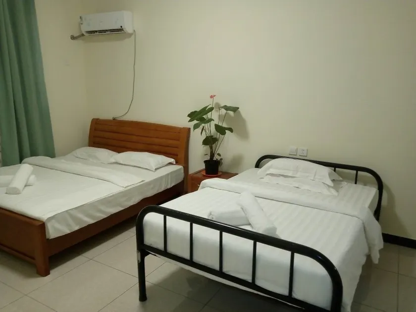 Sunshine Inn - Image 1