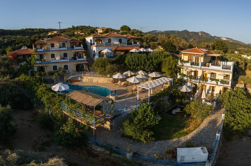 Pantheon Apartments & Studios - Image 1