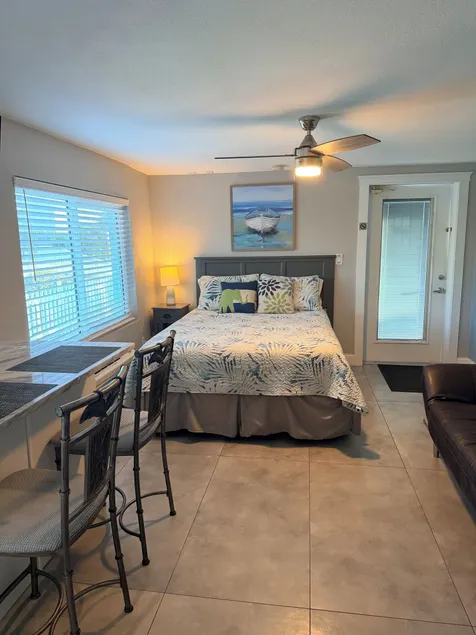 A Beach Retreat on Casey Key - Image 1