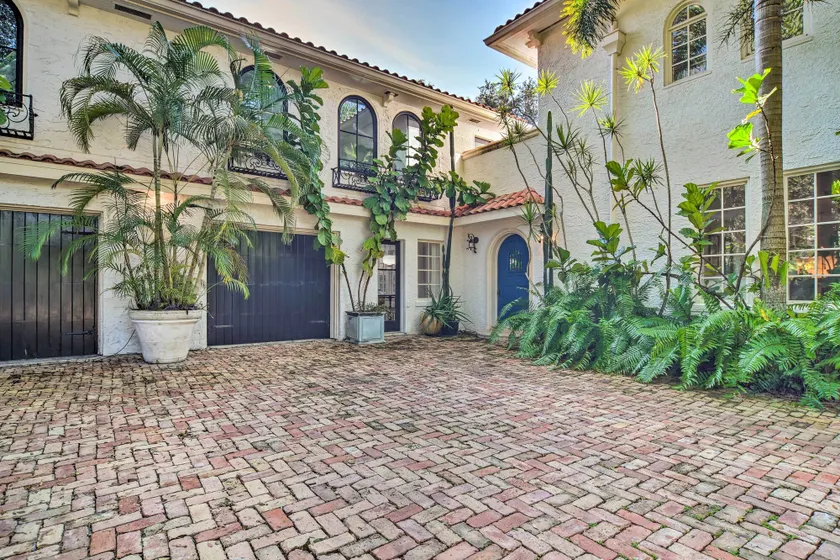 South Tampa Studio in Desirable Historic District! - Image 1