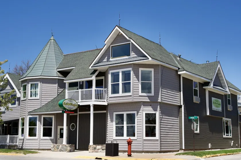 Hotel Frankfort & Restaurant - Image 1