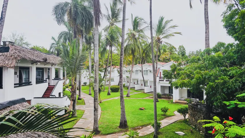 Milele Beach Hotel - Image 1