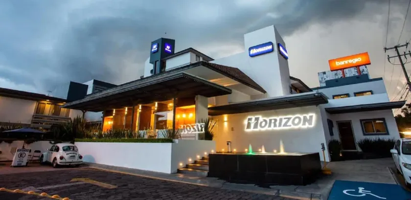 Hotel Horizon & Convention Center - Image 1