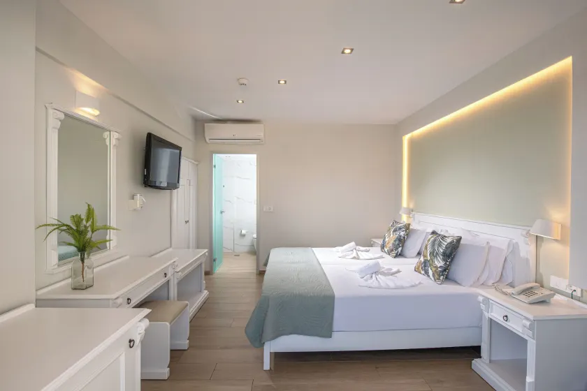 Alexander House Hotel - Image 1