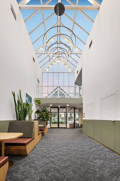 Ciloms Airport Lodge Melbourne Airport - Image 1