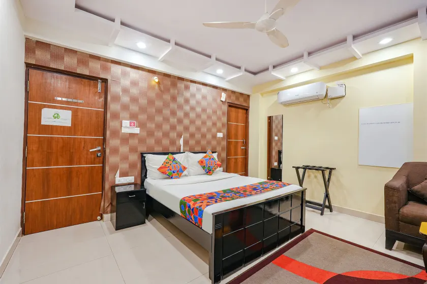 FabExpress Amazing Inn - Image 1