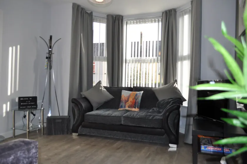 VIP Church View Apartment - Image 1