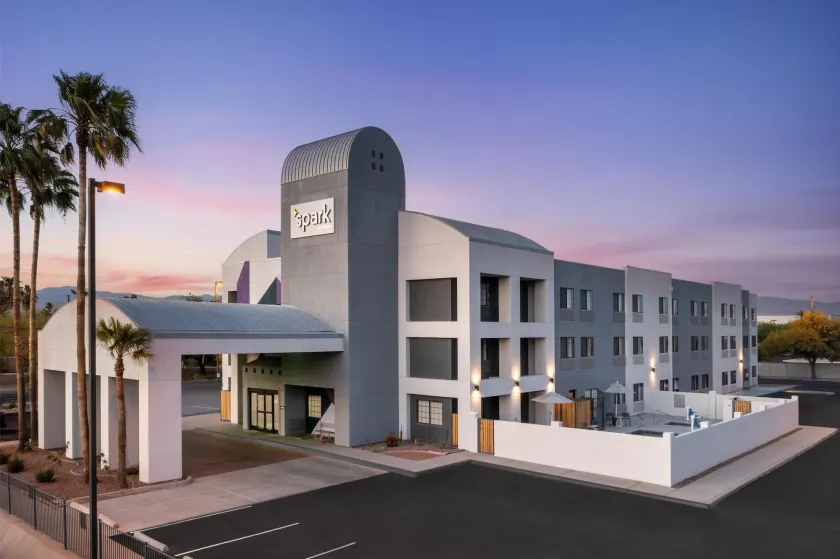 Spark By Hilton Tucson Airport - Image 1