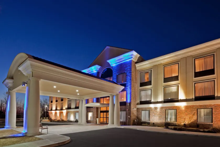 Holiday Inn Express Hotel & Suites Clifton Park by IHG - Image 1