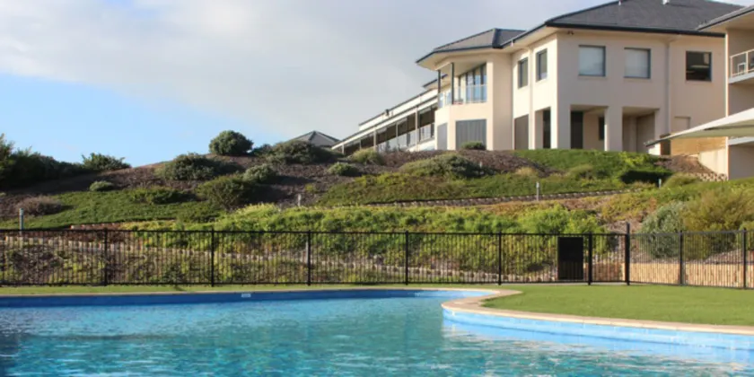 Lady Bay Hotel - Image 1