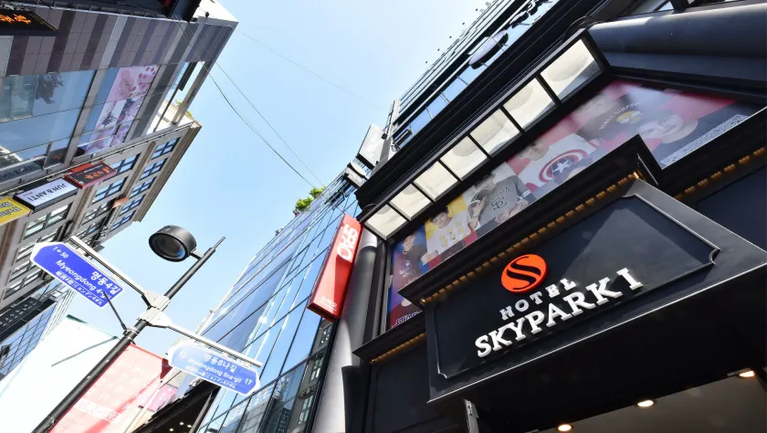 Hotel Skypark Myeongdong 1 - Image 1