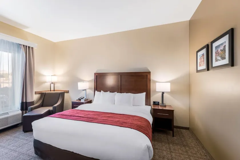 Comfort Inn & Suites Zion Park Area - Image 1