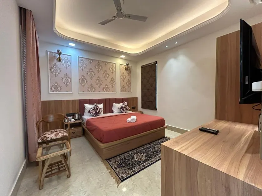 Blue Moon Residency Sector 53 Gurgaon - Image 1