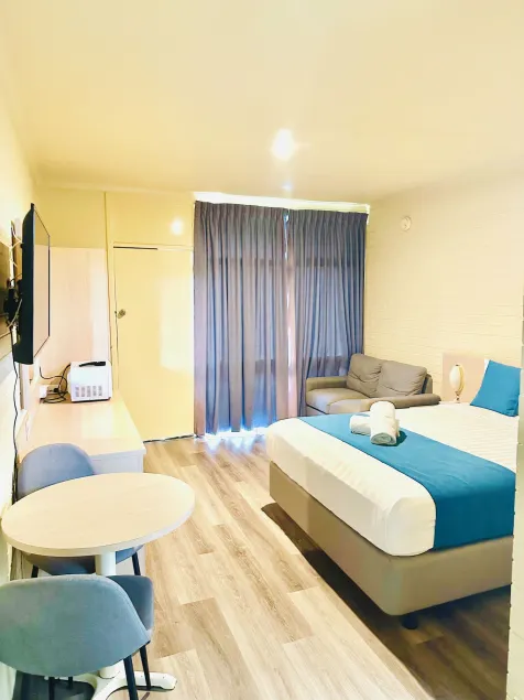 Junee Motor Inn - Image 1