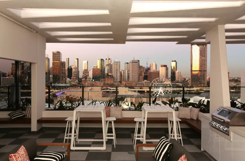Opera Apartments South Brisbane - Image 1