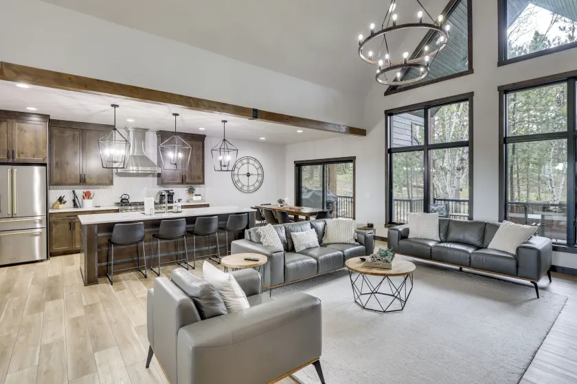 Luxurious Lead Vacation Rental w/ Private Hot Tub! - Image 1