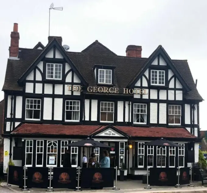 The George Hotel - Image 1