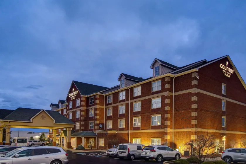 Country Inn & Suites by Radisson, Cincinnati Airport, KY - Image 1