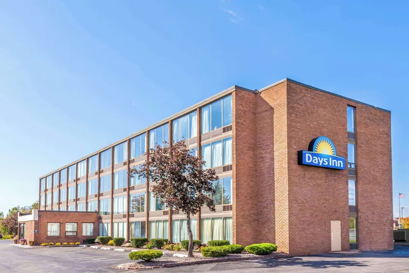 Days Inn by Wyndham Syracuse - Image 1