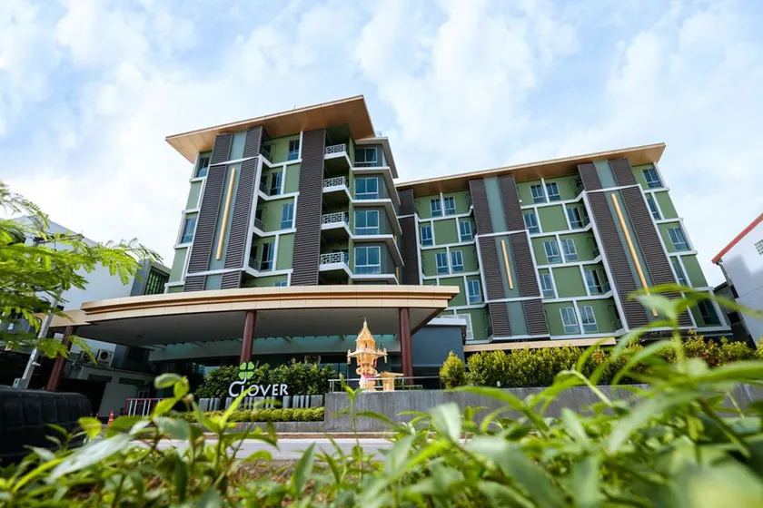 Clover Hotel Hatyai - Image 1