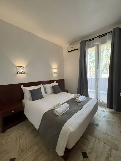 Hôtel Du Parc Aulnay-sous-Bois - Image 1