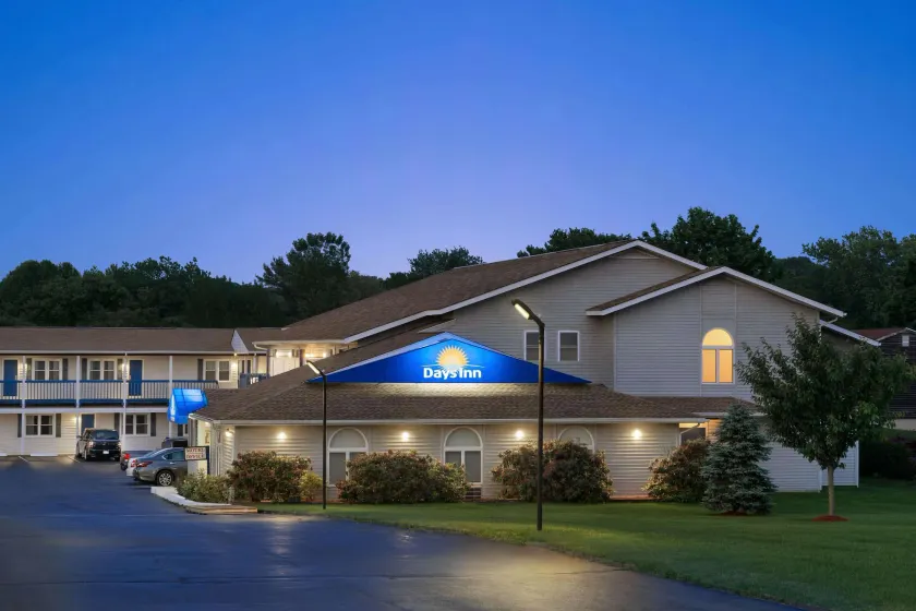 Days Inn by Wyndham Middletown/Newport Area - Image 1