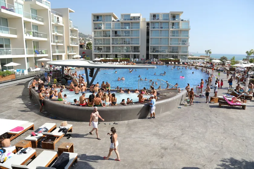 WhiteLace Resort - Image 1