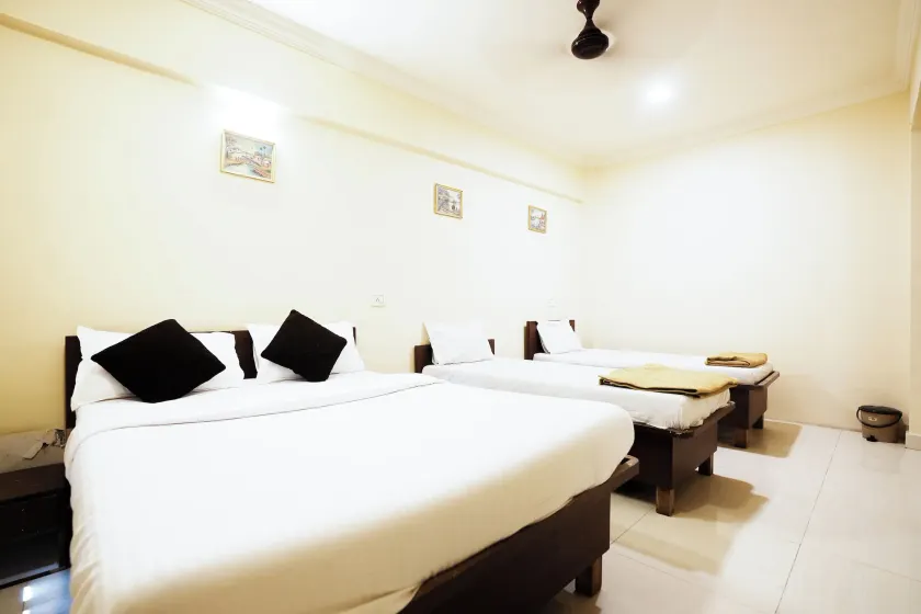 Hotel Della Comfort near Ambreshwar Shiv Mandir, Ambernath - Image 1
