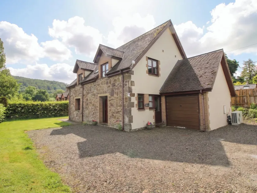 Byne Brook Cottage - Image 1