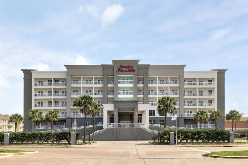 Hampton Inn & Suites Galveston - Image 1