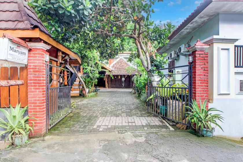 Hotel O Maryam Homestay Syariah 2 - Image 1