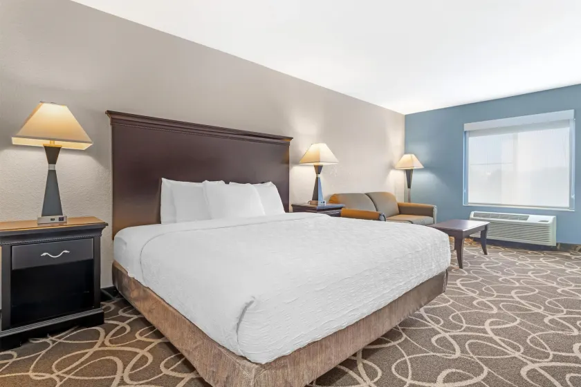 Best Western Plus Eau Claire Conference Center - Image 1