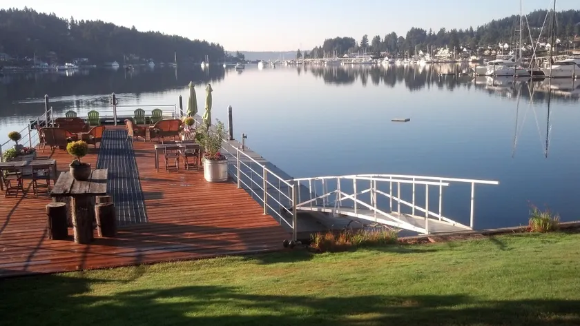 Waterfront Inn - Image 1